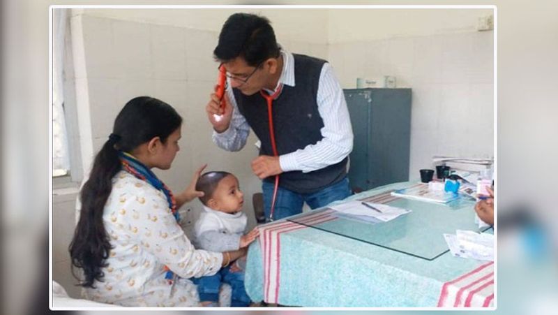 सबसे पहले सुरभि बच्चे को लेकर चाइल्ड स्पेशलिस्ट डॉ. एमएस रावत के पास पहुंचीं। यहां से वे एक अन्य डॉक्टर के पास गईं। डॉक्टर अपने कमरे में नहीं थे। सुरभि वहीं बैठकर डॉक्टर का इंतजार करने लगीं। कुछ देर बाद डॉक्टर पहुंचे, तो उन्हें कमरे में देखकर भड़क उठे। वे बोले कि जब डॉक्टर कमरे में न हो, तो बाहर बैठकर इंतजार करना चाहिए। हालांकि जब सुरभि को लेने सरकारी गाड़ी हॉस्पिटल पहुंची, तब सबको उनके बारे में मालूम चला। डीएम ने कहा कि हॉस्पिटल की व्यवस्थाएं सुधारने कड़े कदम उठाए जाएंगे।