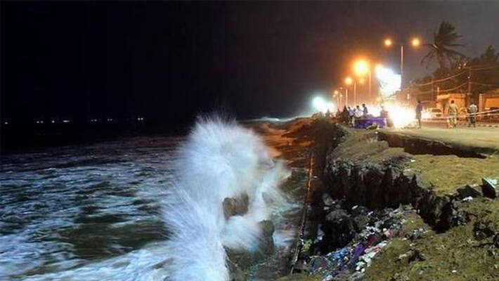 Shanghumugham beach restricted Entry in view of the high-energy swell waves Shanghumugham beach restricted Entry in view of the high-energy swell waves