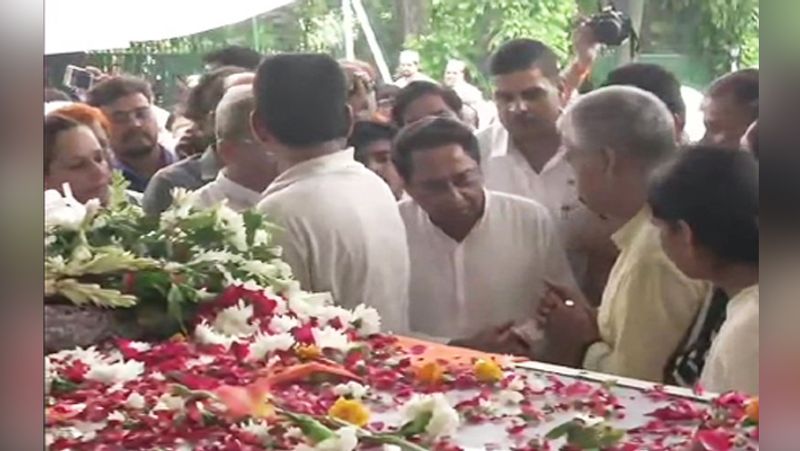 मध्यप्रदेश के सीएम कमलनाथ शीला दीक्षित को श्रद्धांजलि देने पहुंचे दिल्ली कांग्रेस मुख्यालय