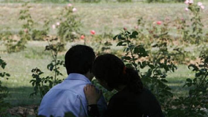young man suicide as girl goes with her husband young man suicide as girl goes with her husband