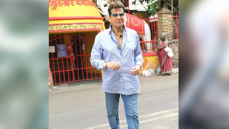 जितेंद्र ने काफी समय से फिल्मों से दूरियां बनाई हुई है। उन्हें आखिरी बार फिल्म 'ओम शांति ओम' में देखा गया था। जिसमें उन्होंने एक गाने में स्पेशल अपीयरेंस की थी।