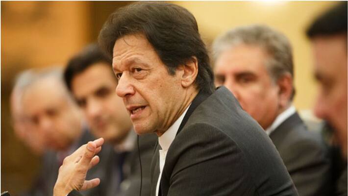 Pro-Balochistan activists disrupt Imran Khan's Washington address, raise slogans Pro-Balochistan activists disrupt Imran Khan's Washington address, raise slogans