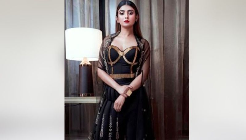 actress Parno mitra flaunts her cleavage in white bikini photos gone viral on social Media BRd
