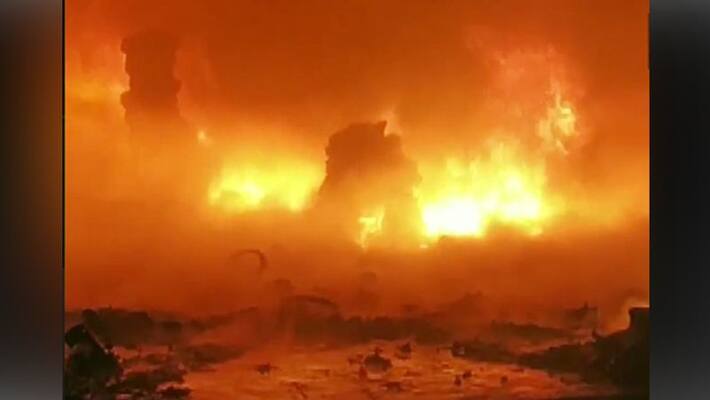 Maharashtra: Fire broke out in a chemical godown in Bhiwandi, Fire fighting operations underway Maharashtra: Fire broke out in a chemical godown in Bhiwandi, Fire fighting operations underway