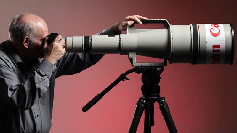 कंपनी ने कैनन का EF 800mm f/5.6L IS लेंस सेल पर लगाया था। इसकी मार्केट में कीमत 9 लाख रुपए है। लेकिन प्राइम डे सेल पर इसे 6500 में कुछ लोगों ने खरीदा। ये लेंस प्रोफेशनल इस्तेमाल करते हैं। कई लोगों को तो इस लेंस की जानकारी भी नहीं है।