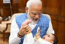 memes on PM narendra modi and kid photos