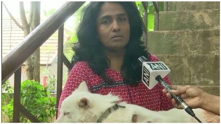 dog was abandoned by its owner for having an illicit relative dog was abandoned by its owner for having an illicit relative
