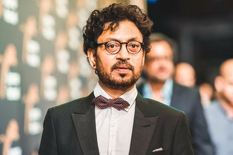 তবে শুরুতে ছবিটা ছিল খানিকটা ভিন্ন। অনেকেই তাঁকে বলে ছিলেন যে তাঁর গলা সরু, চোখ লাল লাল, তিনি অভিনয় জগতে কীভাবে নিজের পসার জমাবেন।