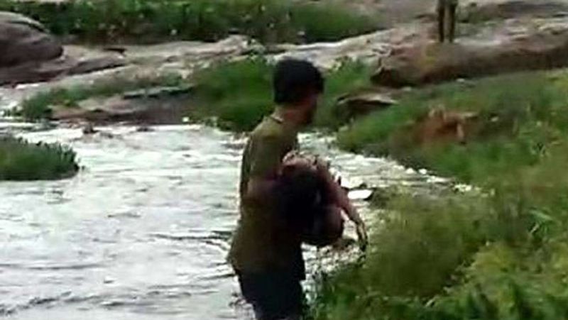 फलक हिंदपीढ़ी के केबी एकेडमी में पढ़ती थी। पिता सद्दाम ऑटो चालक हैं। उसकी मां पश्चिम बंगाल के आसनसोल में रहती हैं। फलक यहां नाला रोड पर अपनी नानी के साथ रहती थी। बताते हैं कि जैस ही फलक नाले में गिरी, उसकी सहेलियों ने मदद के लिए रोना-चिल्लाना शुरू कर दिया था। आसपास मौजूद लोगों ने बच्ची को बहुत ढूंढ़ने की कोशिश की, लेकिन नाकाम रहे। लोगों ने जेसीबी भी मंगाई। इसके बाद पुलिस ने राष्ट्रीय आपदा राहत बल(NDRF)को बुलवाया। हालांकि बच्ची तब तक अपनी जिंदगी हार चुकी थी। घटना को लेकर लोगों में काफी रोष दिखाई दिया। लोगों ने नालों की लापरवाही को लेकर जांच कराने की मां की। साथ ही पीड़ित के परिजनों को 10 लाख रुपए का मुआवजा देने की मांग भी उठाई। उधर, नगरीय विकास मंत्री सीपी सिंह ने मामले की जांच कराने की बात कही है।