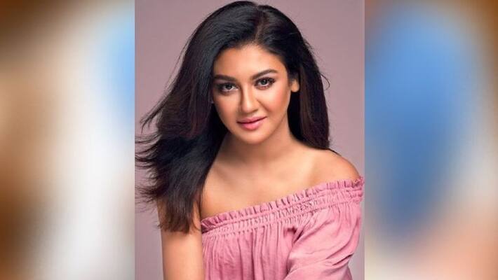 Bengali actress Jaya Ahsan Flaunts hot Cleavage in her recent photos BRD Bengali actress Jaya Ahsan Flaunts hot Cleavage in her recent photos BRD