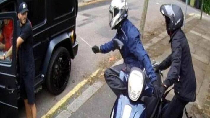 Arsenal Football Stars Sead Kolasinac, Mesut Ozil Fight Off Knife-Wielding Carjackers Arsenal Football Stars Sead Kolasinac, Mesut Ozil Fight Off Knife-Wielding Carjackers