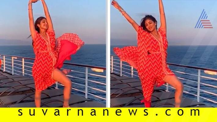 Bollywood actress Shilpa Shetty 'Marilyn Monroe Moment' on Cruise Has Fans in Splits Bollywood actress Shilpa Shetty 'Marilyn Monroe Moment' on Cruise Has Fans in Splits