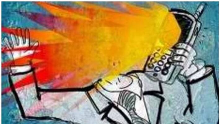 mobile gets blast in agra, one dead mobile gets blast in agra, one dead