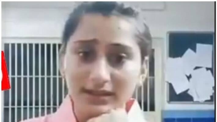 female police suspended female police suspended