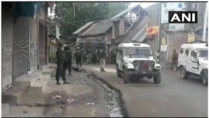 firing between terrorists and security forces at Bona Bazaar area of Shopian firing between terrorists and security forces at Bona Bazaar area of Shopian