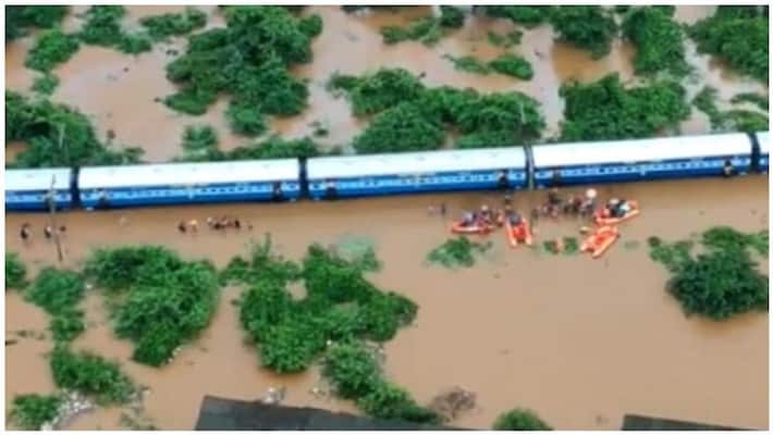 Mumbai Rains: mahalaxmi express Stuck On Track Near Mumbai