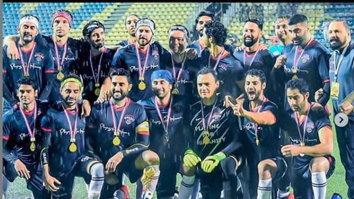 Bollywood plays football with Army Navy personnel on Kargil vijay Diwas Bollywood plays football with Army Navy personnel on Kargil vijay Diwas