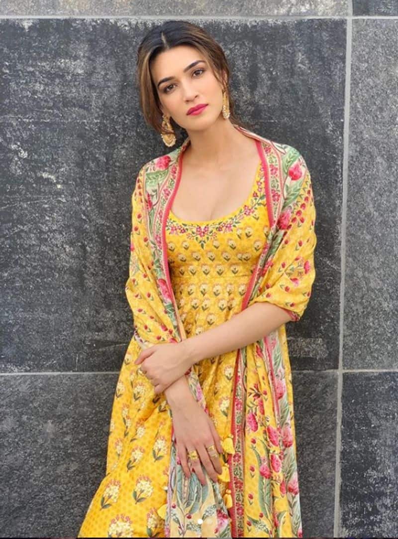 The Bollywood diva posted the bright ethnic look on the social media platform with the hashtag of her latest movie Arjun Patiala. She wore it during her promotion for the film. The actress looks brilliant in the attire, doesn’t she?