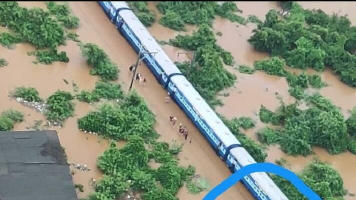 All Passengers Rescued From Stranded Mahalaxmi Express All Passengers Rescued From Stranded Mahalaxmi Express