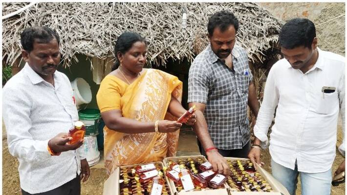 2 lakhs seized in Puducherry liquor 2 lakhs seized in Puducherry liquor