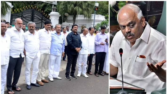 Karnataka Speaker KR Ramesh Kumar: 13 MLAs disqualified Karnataka Speaker KR Ramesh Kumar: 13 MLAs disqualified