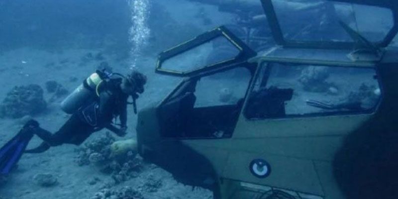 You can now swim among tanks at Jordan's underwater military museum