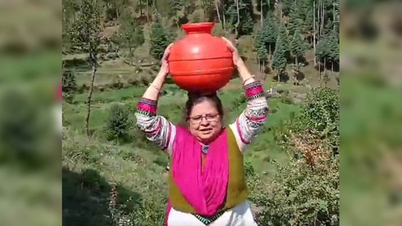 फिलहाल बहुगुणा की पोस्टिंग उत्तरकाशी जिले के नौगांव में एक सरकारी स्कूल में है।