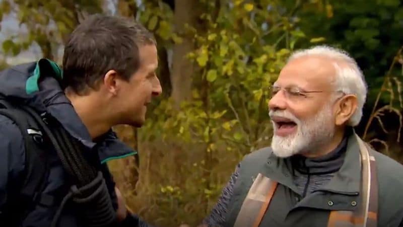 बियर ग्रिल्स ने लिखा- मुझे पीएम के साथ समय बिताने की बेहद खुशी है और मुझे एक महान राष्ट्र का नेतृत्व करने वाले नेता के बारे में करीब से जानने का मौका मिला।