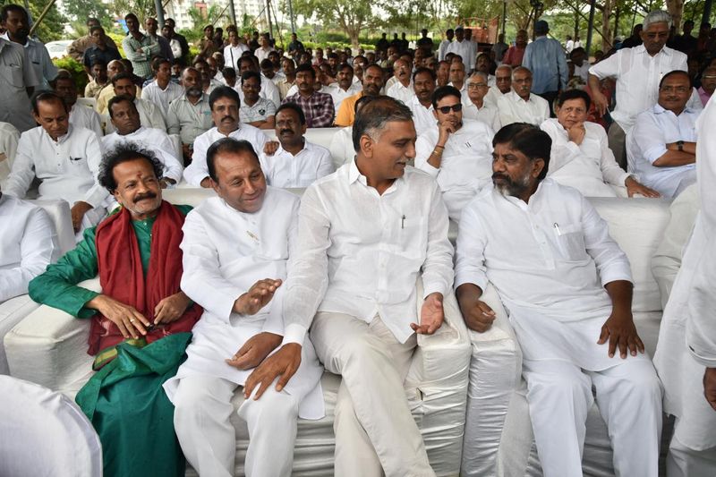 former union minister jaipal reddy final rites completes at pv ghat in hyderabad