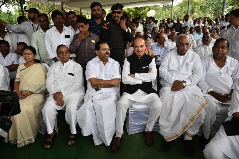 former union minister jaipal reddy final rites completes at pv ghat in hyderabad