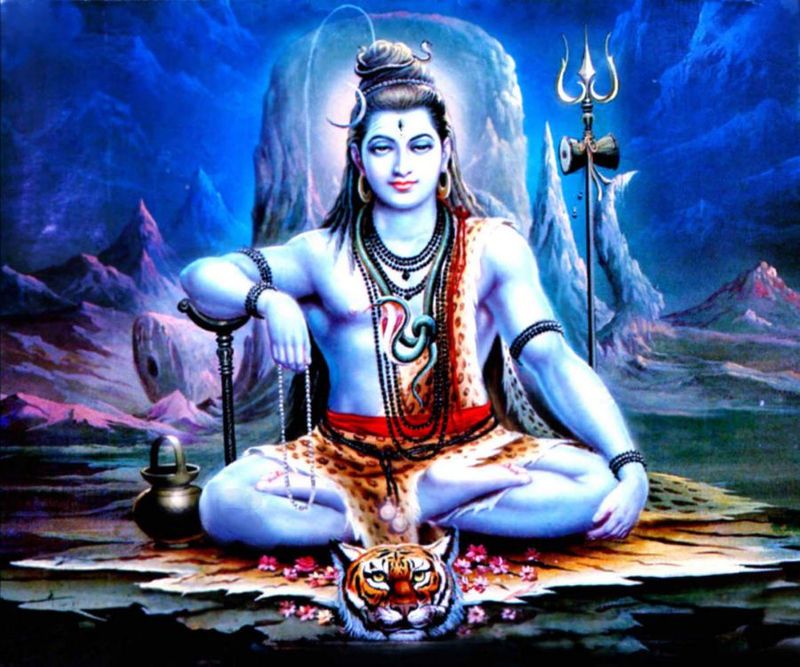 শ্রাবণ মাসের ব্রত পালনের সময় উপবাসের আগের দিন একবেলা নিরামিষ আহার গ্রহণ করার রীতি রয়েছে। একে পারন বলা হয়।