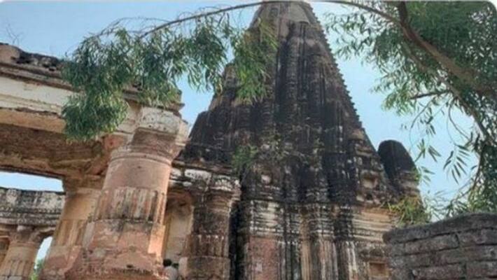 After unlawful inhabitants have been removed, a Hindu temple in Pakistan will be repaired. After unlawful inhabitants have been removed, a Hindu temple in Pakistan will be repaired.