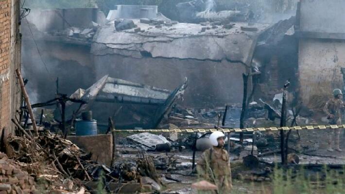 At least 19 killed as Pakistan army plane crashes into residential area At least 19 killed as Pakistan army plane crashes into residential area