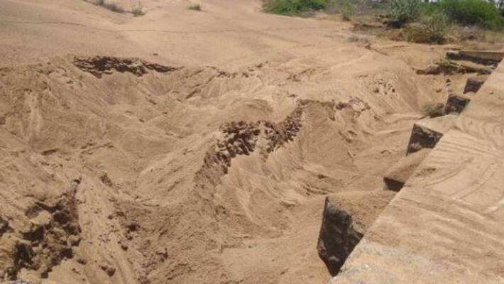 three children died after sand heap collapsed three children died after sand heap collapsed
