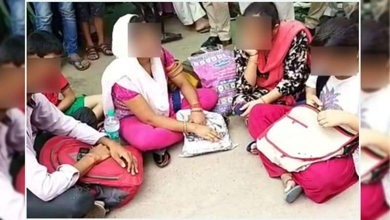 इससे पहले पीड़िता के परिजन लखनऊ स्थित ट्रामा सेंटर में धरने पर बैठ गए थे। वे चाचा को पैरोल देने की मांग कर रहे थे। हालांकि पुलिस ने काफी जद्दोजहद के बाद दोनों शवों का लखनऊ में पोस्टमार्टम करा दिया था। लेकिन परिजन अंतिम संस्कार करने के लिए घर में कोई पुरुष के न होने से परेशान था। उन्होंने रायबरेली जेल में बंद पीड़िता के चाचा महेश की पैरोल मांगी थी। हालांकि यह मामला डीएम के अधिकार क्षेत्र से बाहर था, लिहाजा वकील अजेंद्र अवस्थी ने लखनऊ हाईकोर्ट में प्रार्थनापत्र दिया था। दोनों के शव मंगलवार को ही गांव पहुंच गए थे। पीड़िता की नानी और मामा भी गांव आ गए थे। इस दौरान गांव में भारी पुलिस फोर्स तैनात रहा।