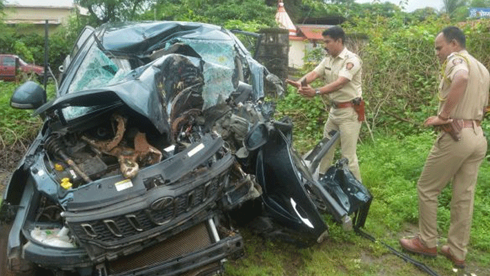 Mumbai-Bangalore Highway car accident... Seven Killed, One Injured Mumbai-Bangalore Highway car accident... Seven Killed, One Injured