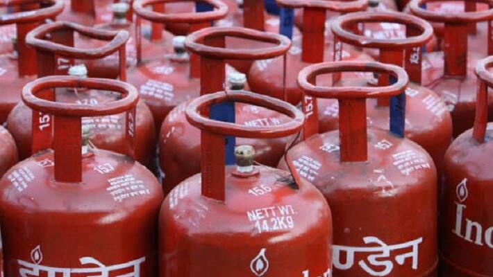 Non-Subsidised LPG rate hiked, how much have to pay this month Non-Subsidised LPG rate hiked, how much have to pay this month