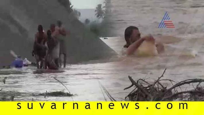 Youth Rescued from drowning in Krishna river in Chikkodi Youth Rescued from drowning in Krishna river in Chikkodi
