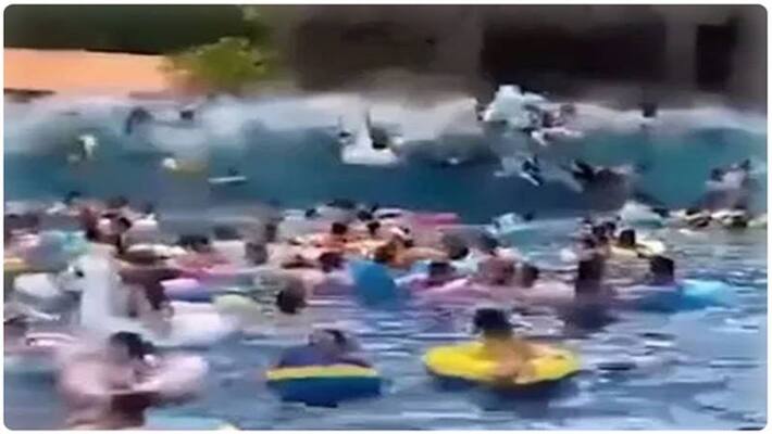 Water park in china triggers tsunami waves injured 44 Water park in china triggers tsunami waves injured 44