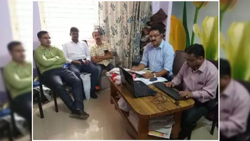 Lokayukta raids at clerk house of Land Records Department in Gwalior