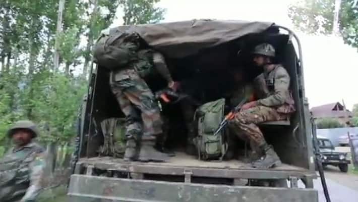 At least 70 prisoners shifted from Kashmir to Agra Jail At least 70 prisoners shifted from Kashmir to Agra Jail