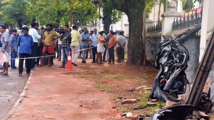 Car Driven Allegedly By IAS Officer...Kerala Journalist Killed