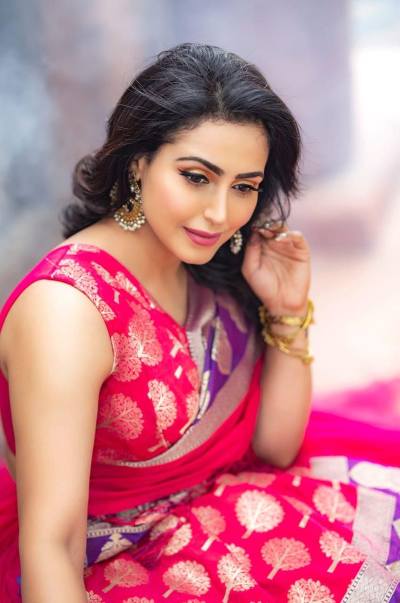 actress parvathi nair extraordinary colorful photos