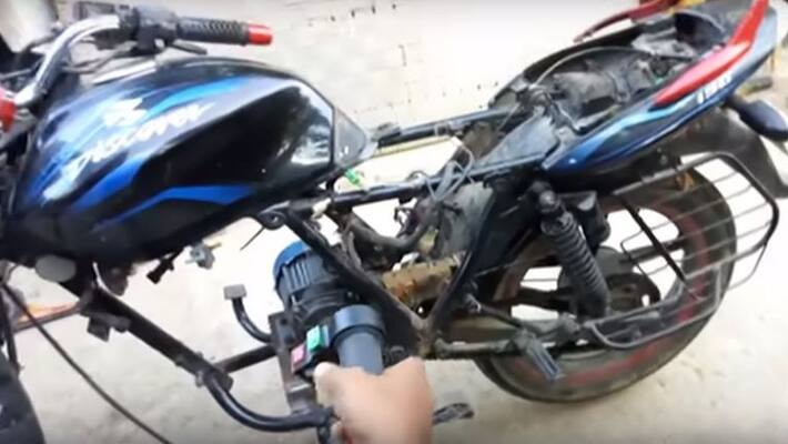 Haryana mechanic modified hero splendor bike into electric two wheeler Haryana mechanic modified hero splendor bike into electric two wheeler