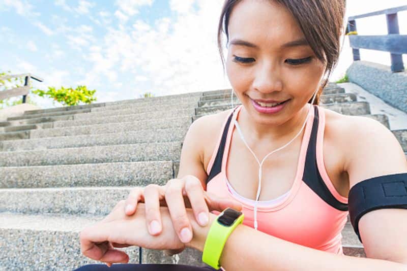 Fitness trackers are one of the best friendship day gifts that you can give your friend. They are especially helpful for those who have been trying to get on the fitness bandwagon and have failed to do so.