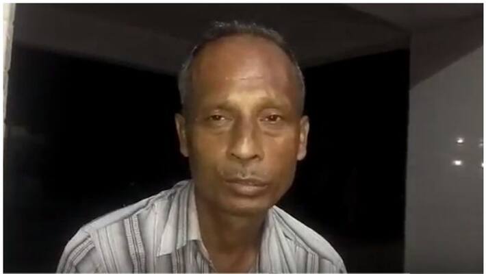 man gets beaten up by shopkeepers, for not calling them in at his daughters marriage man gets beaten up by shopkeepers, for not calling them in at his daughters marriage