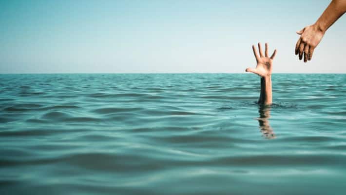 two drowned and three rescued in UAE beach two drowned and three rescued in UAE beach