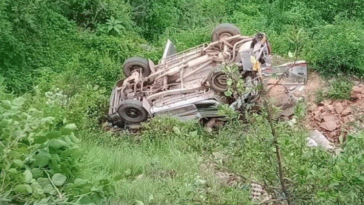 9 children killed as school van falls into gorge 9 children killed as school van falls into gorge