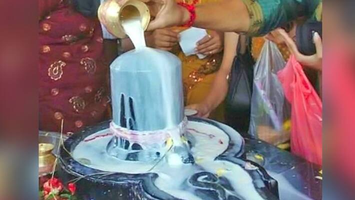 Sawan: for eye diseases we should offer water to shivling, know more such remedies Sawan: for eye diseases we should offer water to shivling, know more such remedies