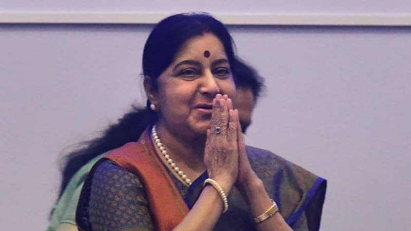 Sushma Swaraj's husband and other family members, along with Dr Harshvardhan, Piyush Goyal, Pralhad Joshi and Nitin Gadkari, are present at AIIMS.